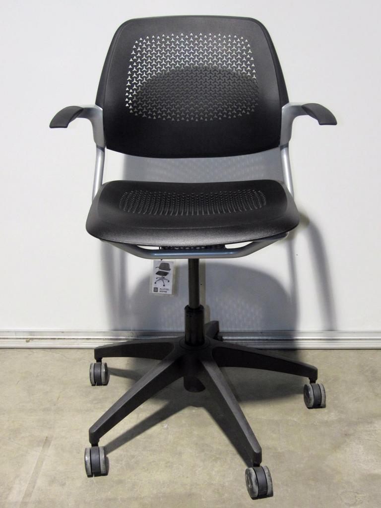 Auction Ohio Allsteel Inspire Office Chair
