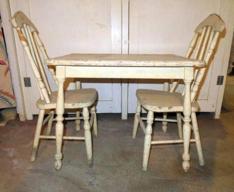 vintage childs table and chairs