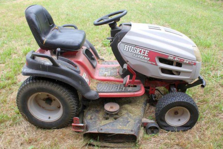 Auction Ohio RIDING MOWER