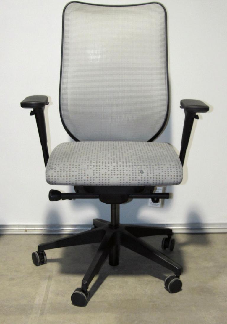 Auction Ohio | HON Nucleus Guest Chair