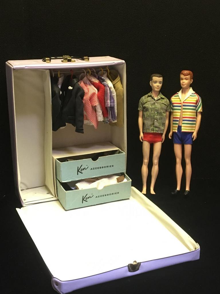 Auction Ohio Vintage Ken Doll Case & Dolls