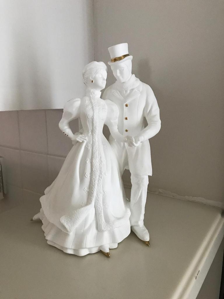 Auction Ohio Lenox Musical Figurine