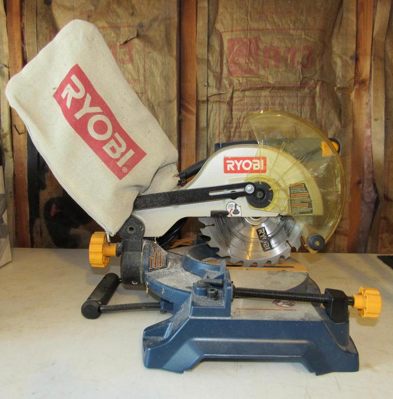 Auction Ohio Ryobi Miter Saw