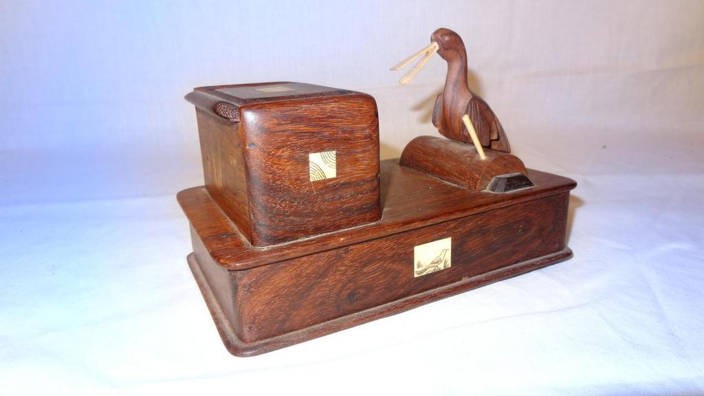 Auction Ohio Wooden Cigarette Dispenser
