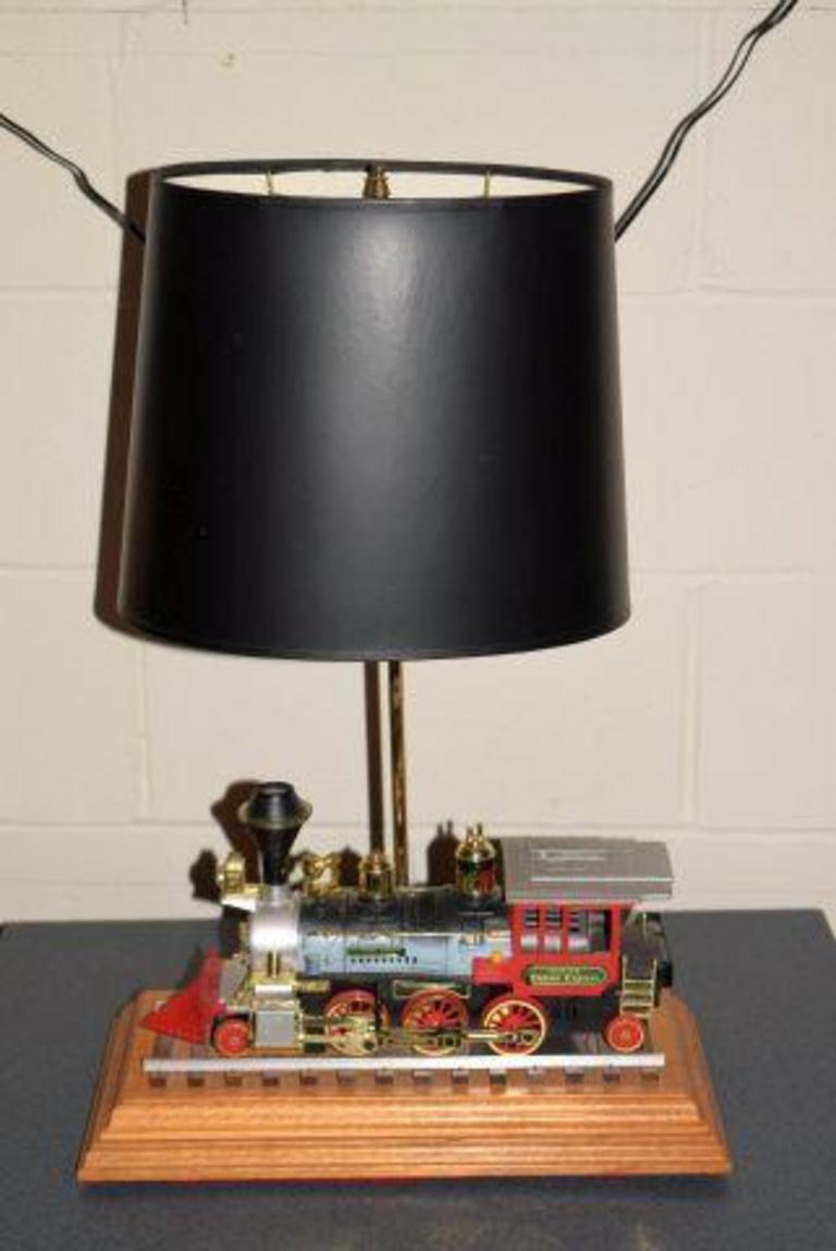 Auction Ohio Train Lamp