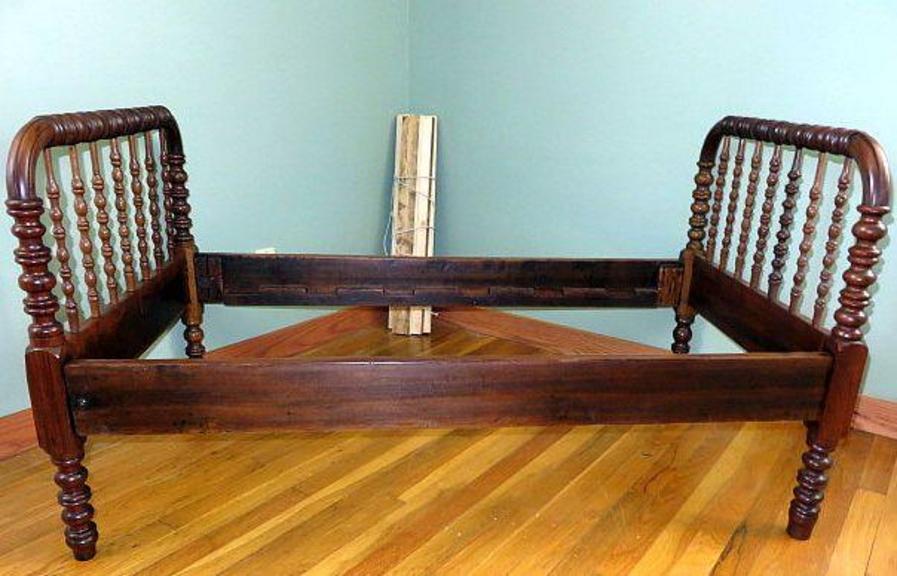 Auction Ohio Jenny Lind Toddler Bed