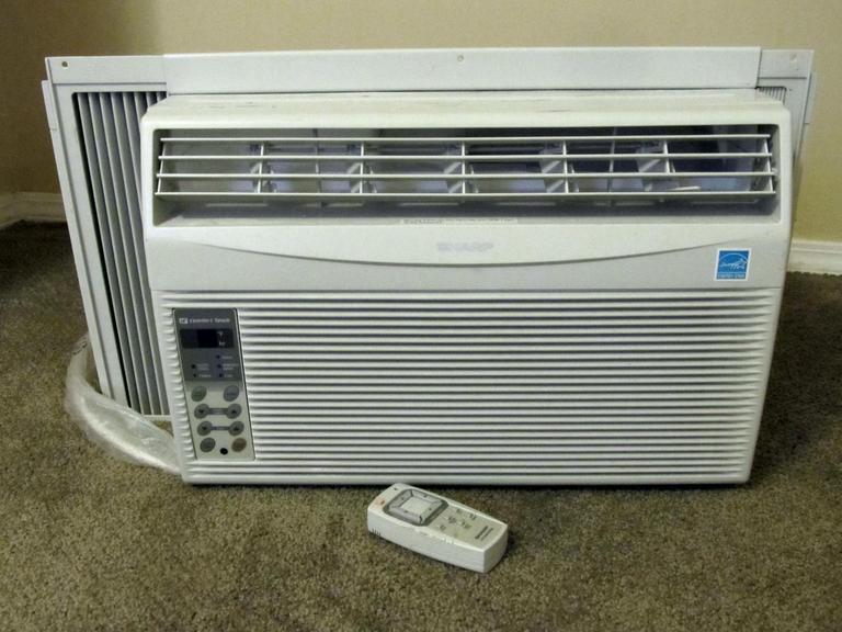 Auction Ohio Sharp Air Conditioner