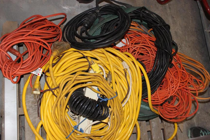 Auction Ohio Large Bag of Extension Cords