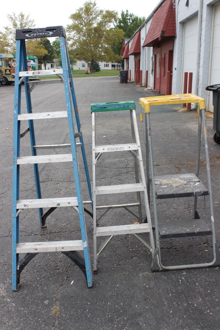 Auction Ohio Group of Ladders