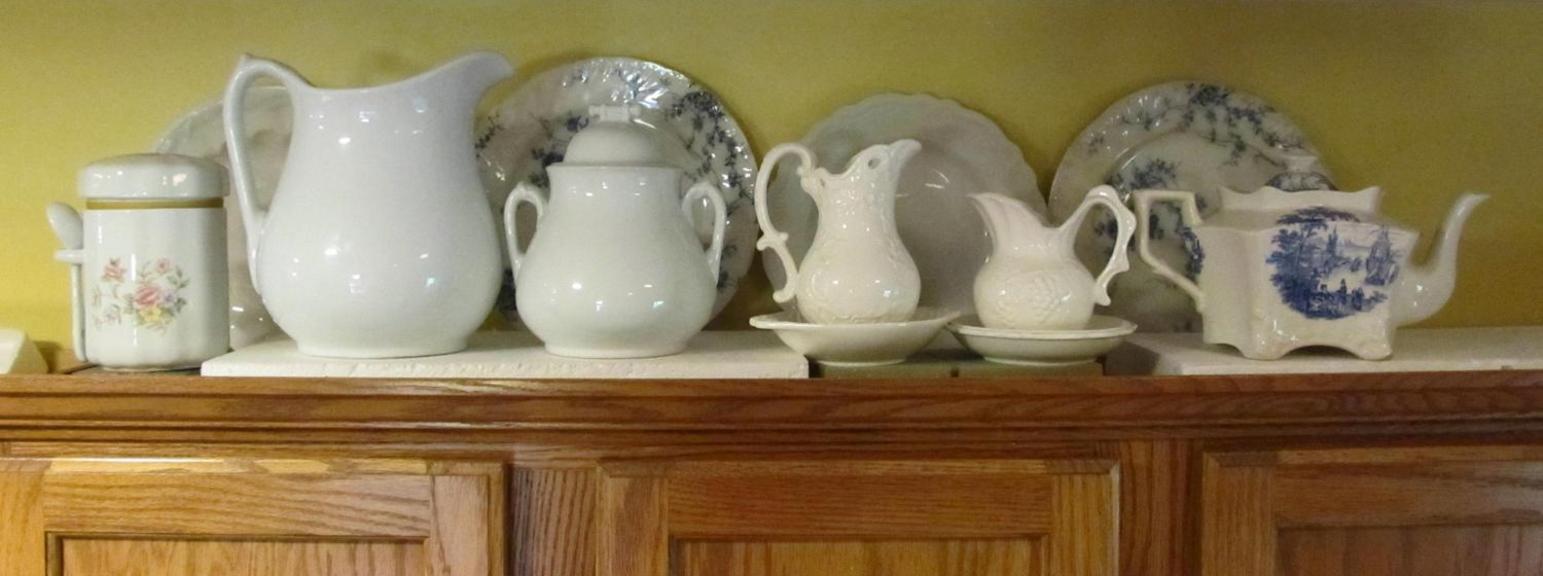 Auction Ohio Ceramic Kitchen Items