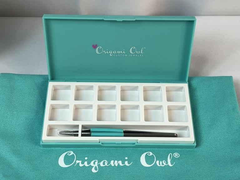 Auction Ohio NEW Origami Owl Charm Box