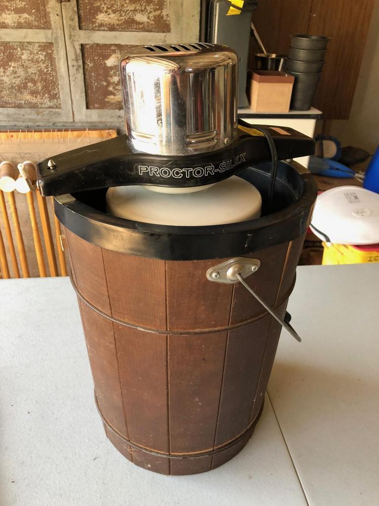 Auction Ohio Proctor Silex Ice Cream Maker