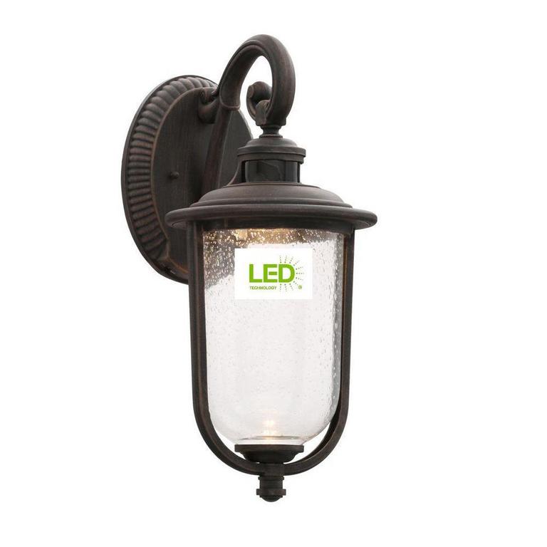 HAMPTON BAY WALL MOUNT LANTERN