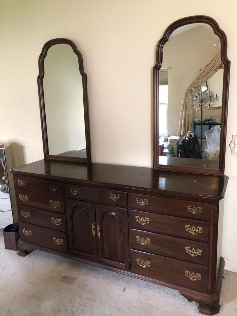 Auction Ohio Ethan Allen Dresser