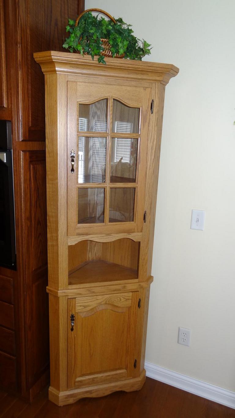 Auction Ohio Oak Corner Hutch
