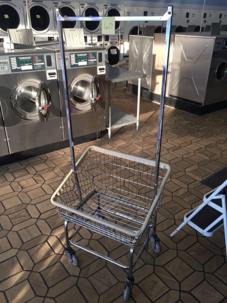 Auction Ohio Laundry cart