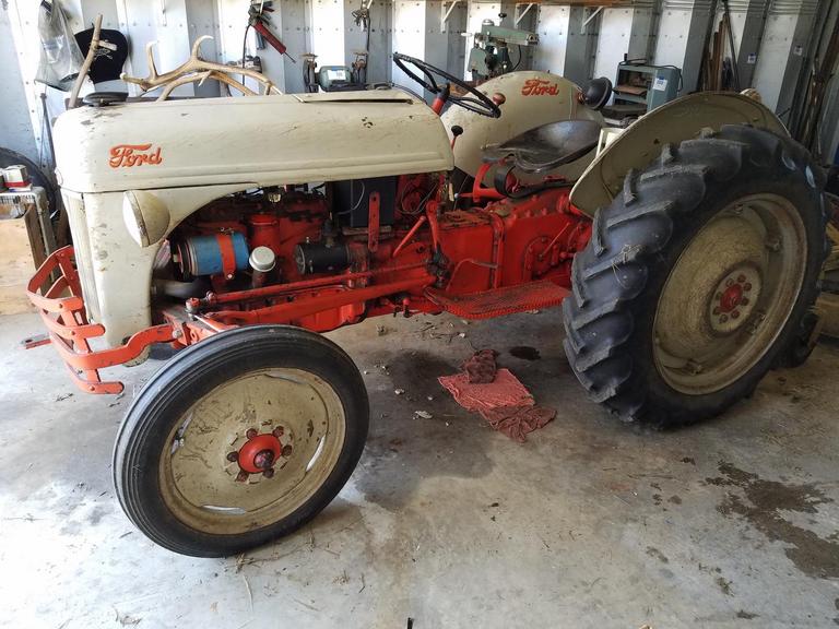 Auction Ohio 1950 Ford Tractor