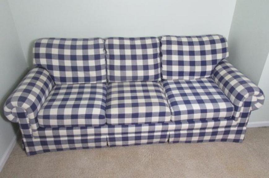 Auction Ohio Country Plaid Couch