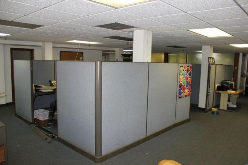 Auction Ohio Cubicle Walls