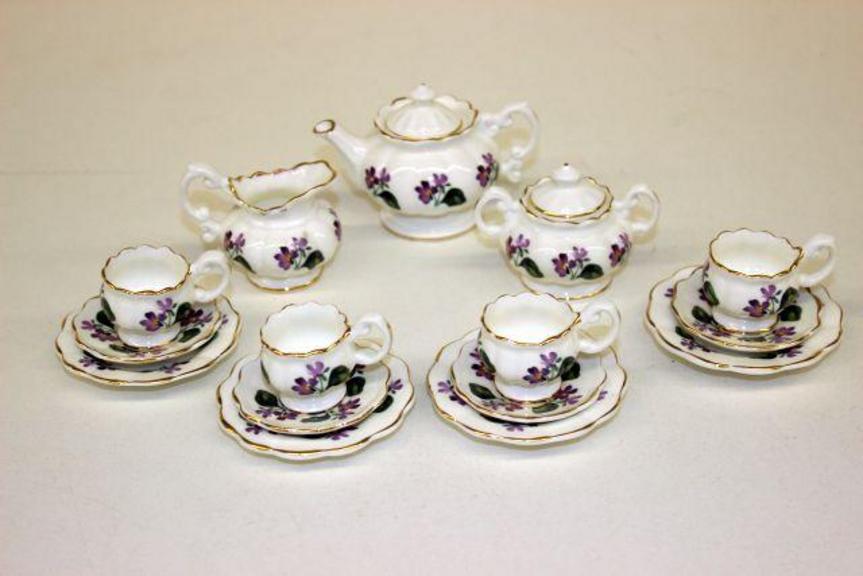 Auction Ohio | Healacraft Miniature Tea Set