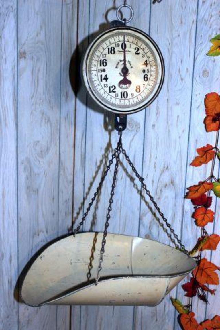 Auction Ohio Vintage Produce Scale