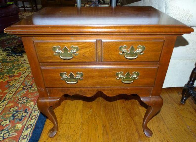 Auction Ohio Pennsylvania House Nightstand