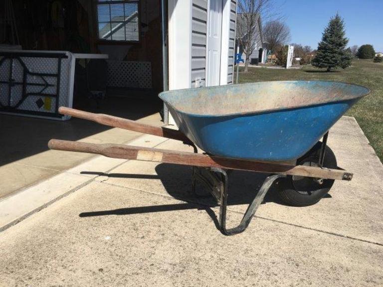 Auction Ohio WHEELBARROW