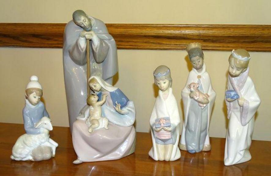 Auction Ohio 5 Piece Lladro Nativity Set