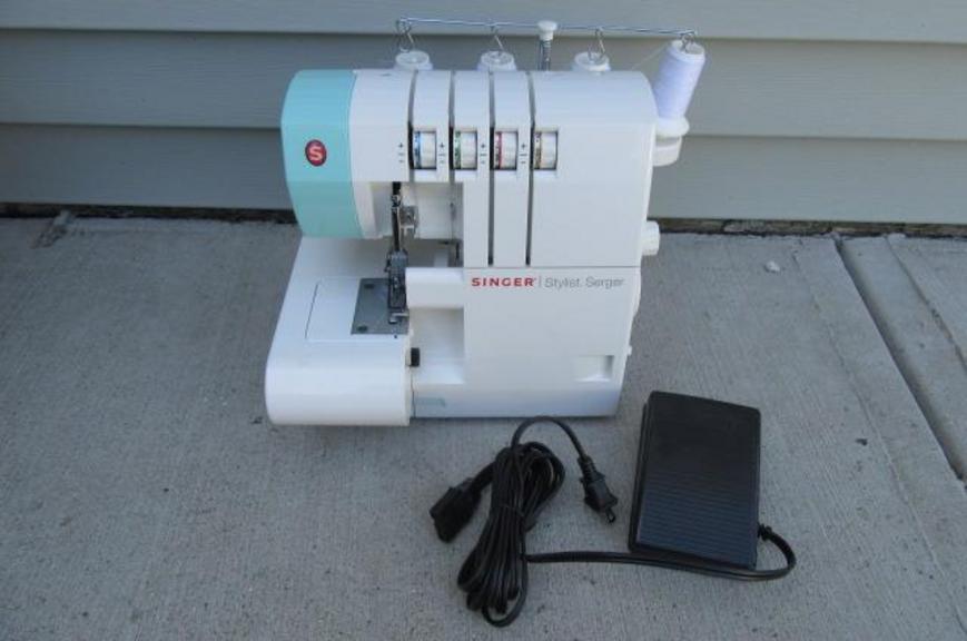 Auction Ohio Singer Stylist Serger