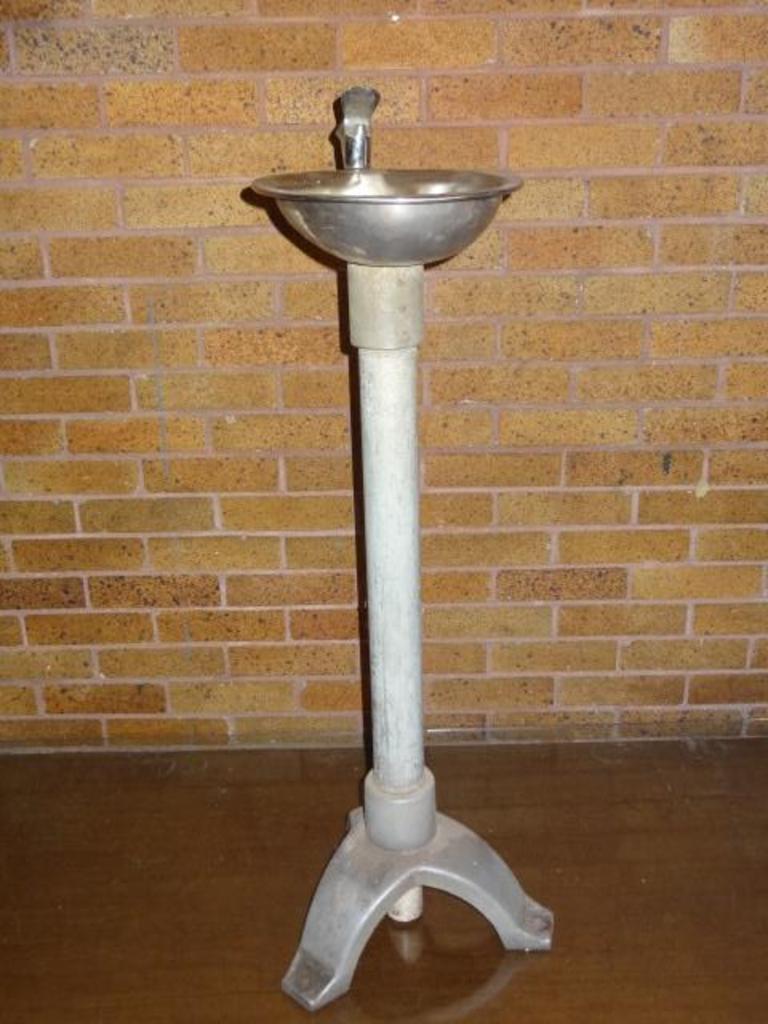Auction Ohio Vintage Drinking Fountain