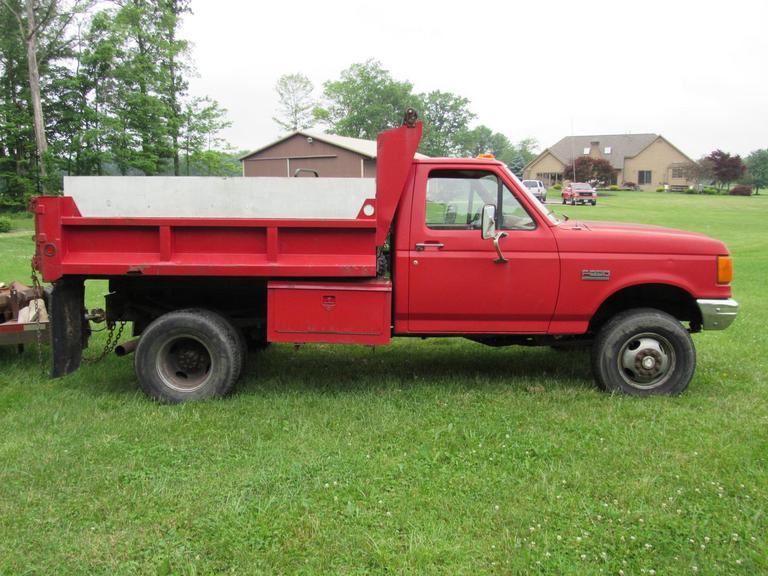 Auction Ohio | Ford 4x4 Dump Truck