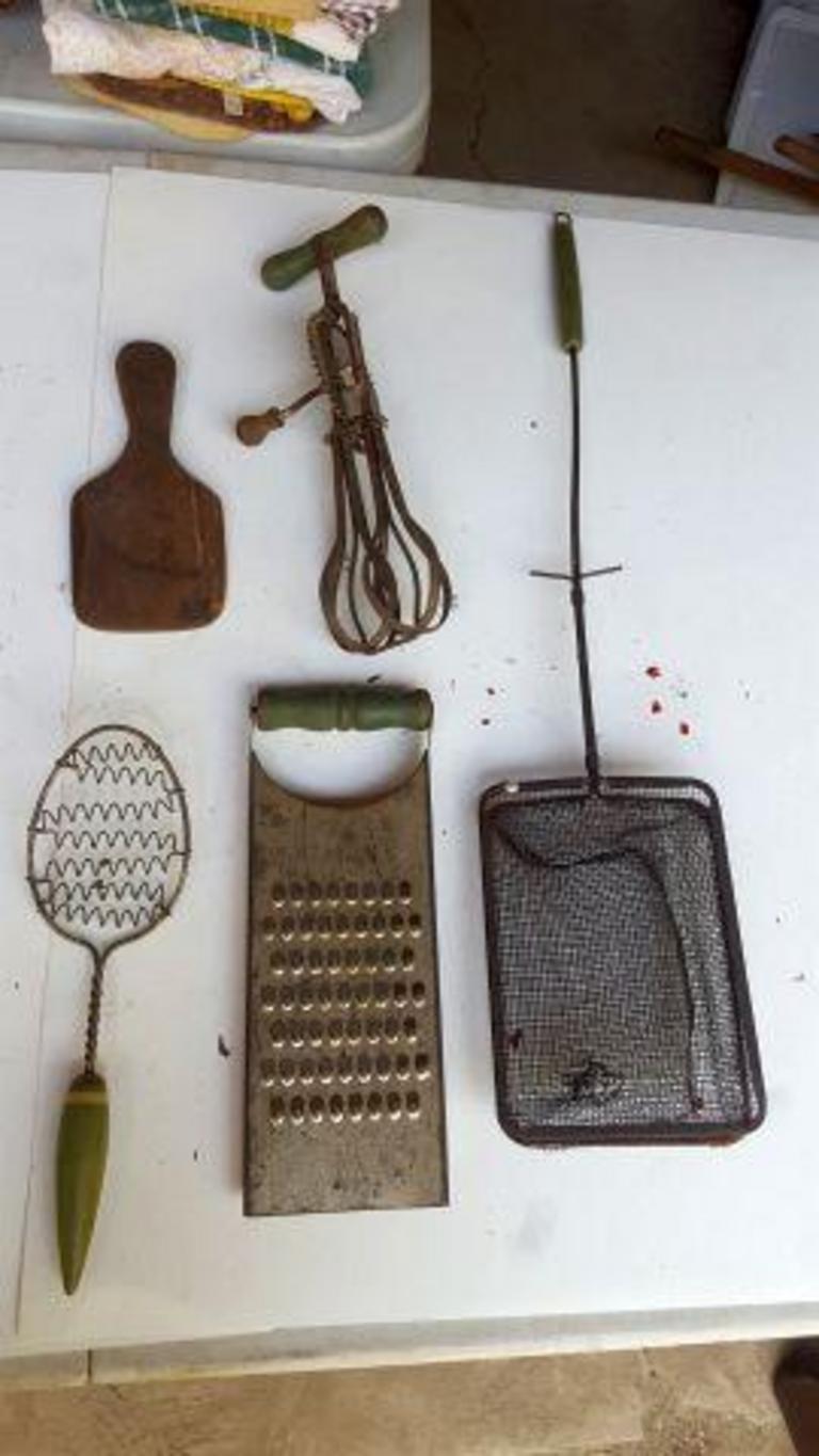 Auction Ohio Antique Kitchen Items