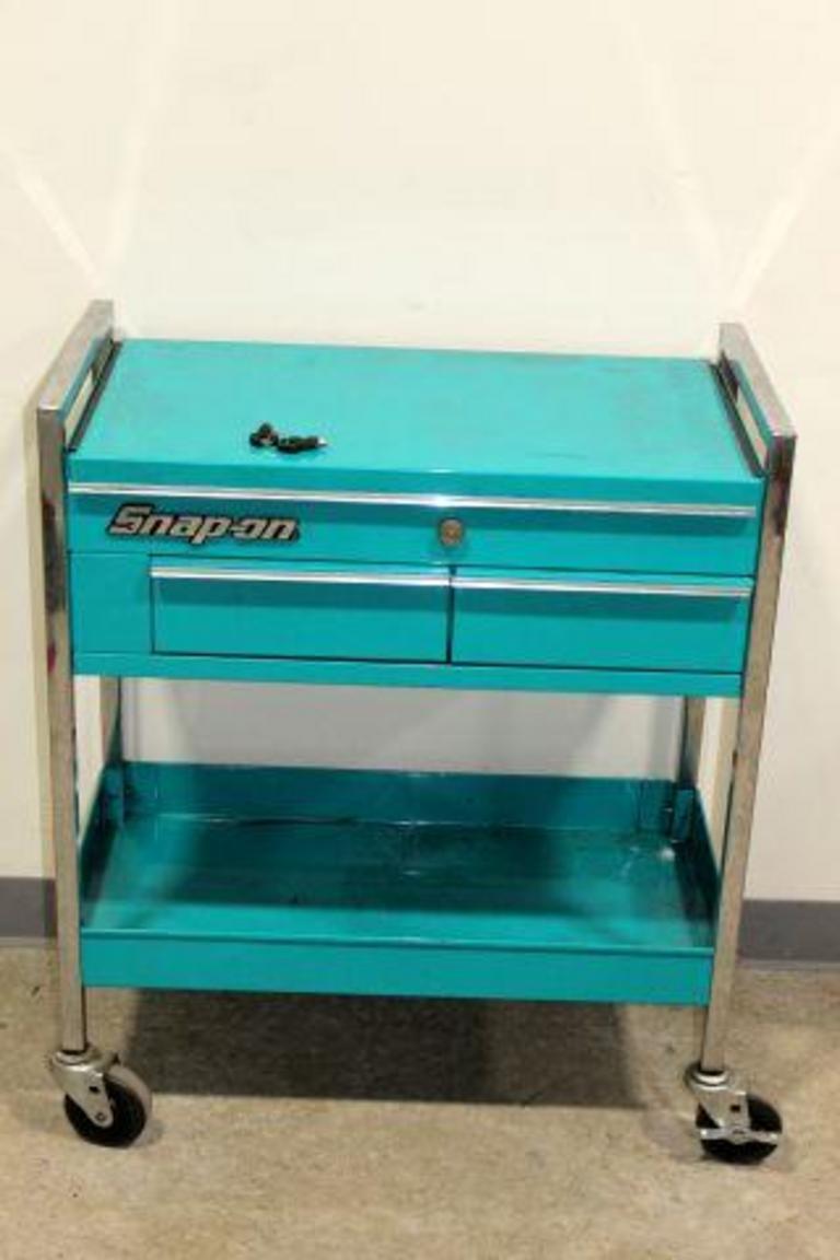 Teal snap deals on tool box