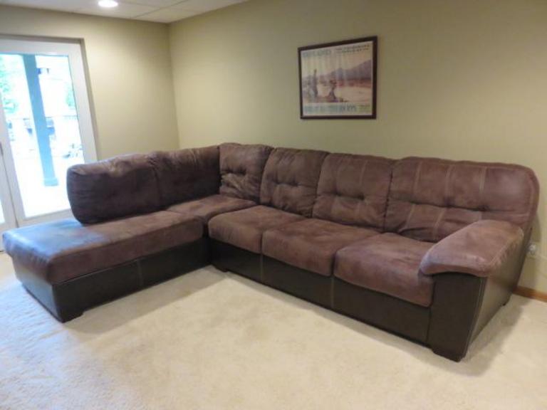 Auction Ohio Ashley Furniture Sectional