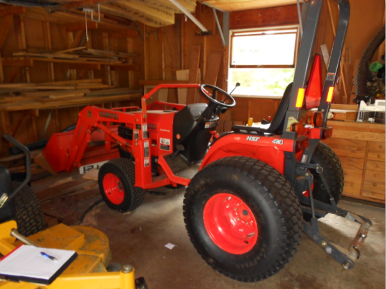 KUBOTA TRACTOR/TOOLS/AMMO