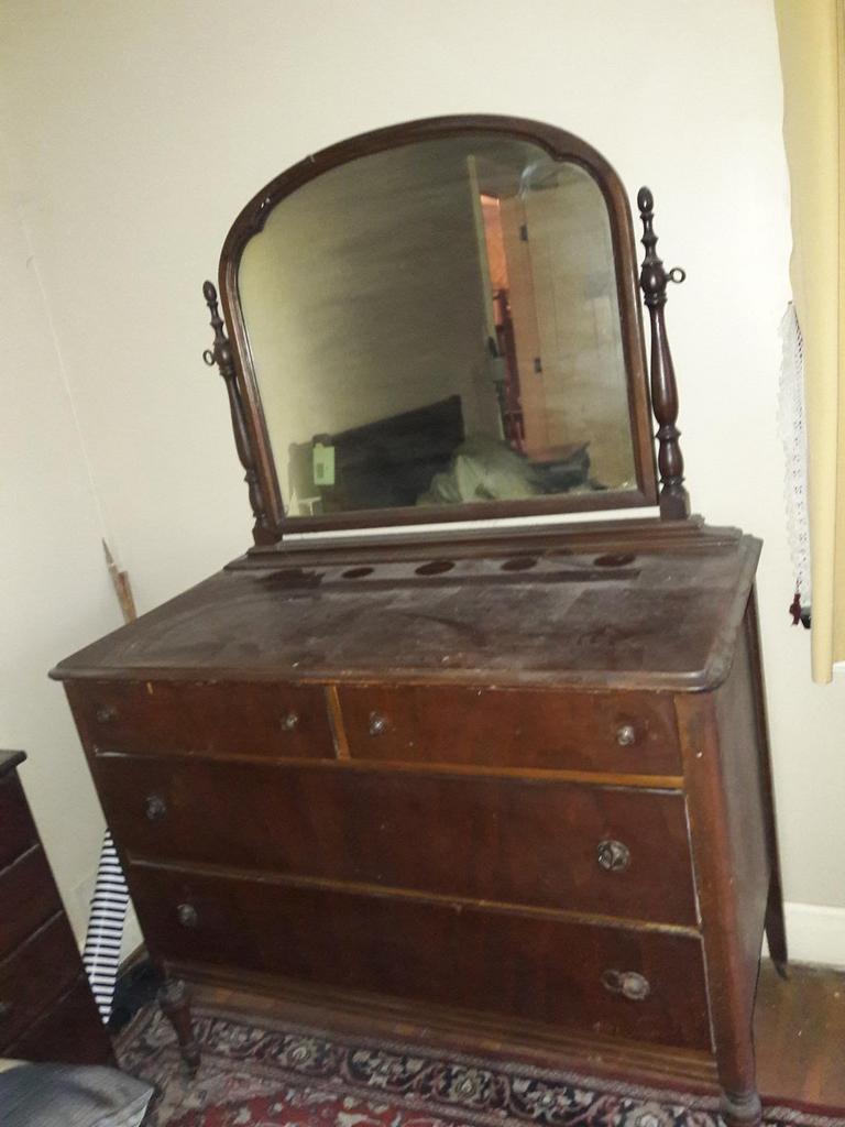 1800 S Antique Dresser With Mirror On Wheels