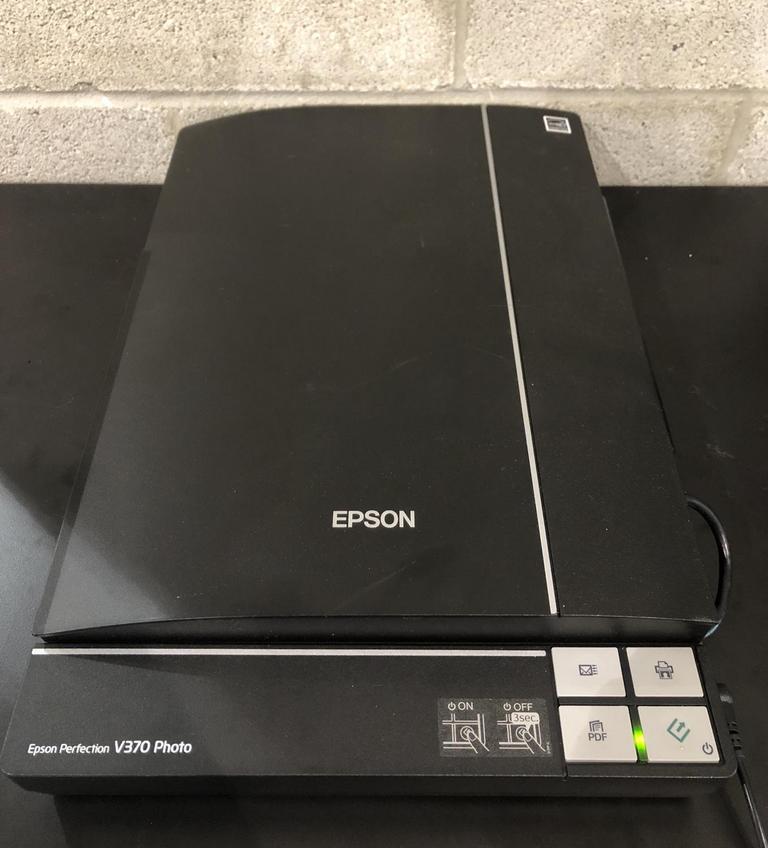 Auction Ohio Epson Perfection V370 Photo Scanner (M)