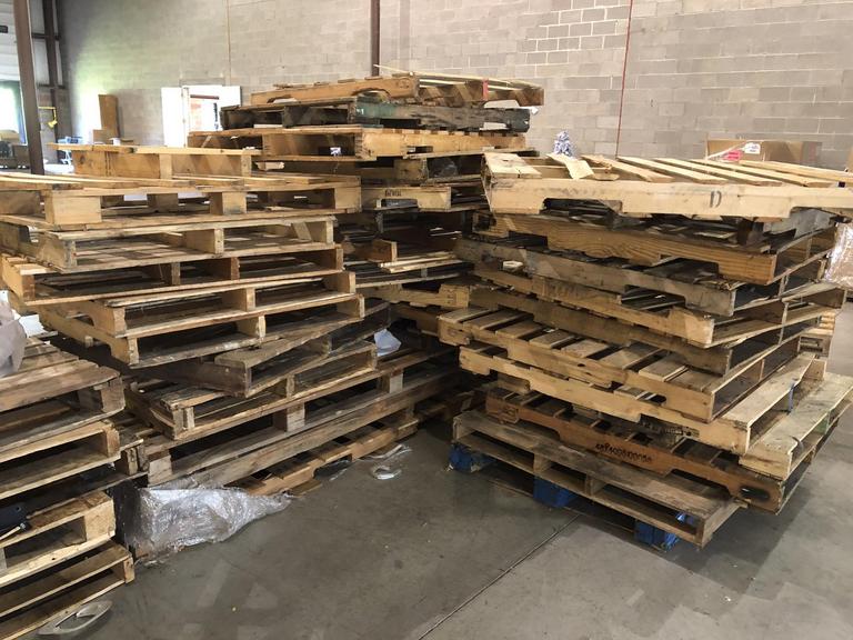 Auction Ohio Lot of 5 Pallets