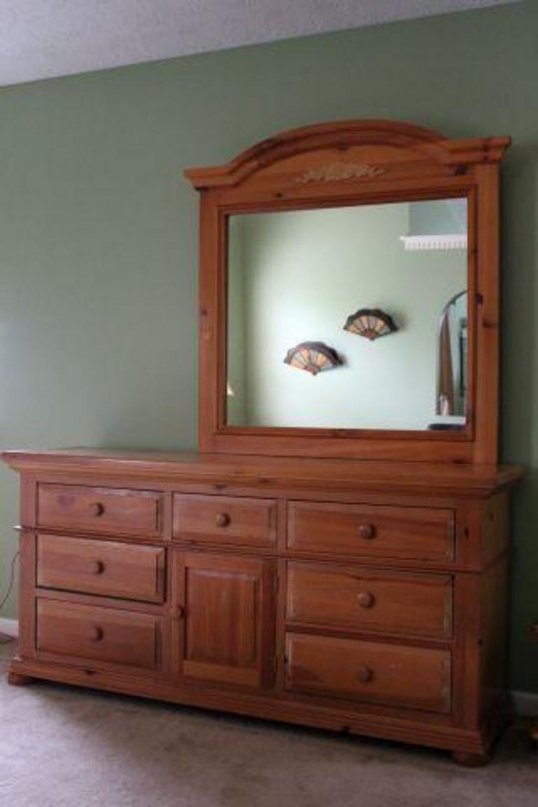 Broyhill fontana deals dresser with mirror