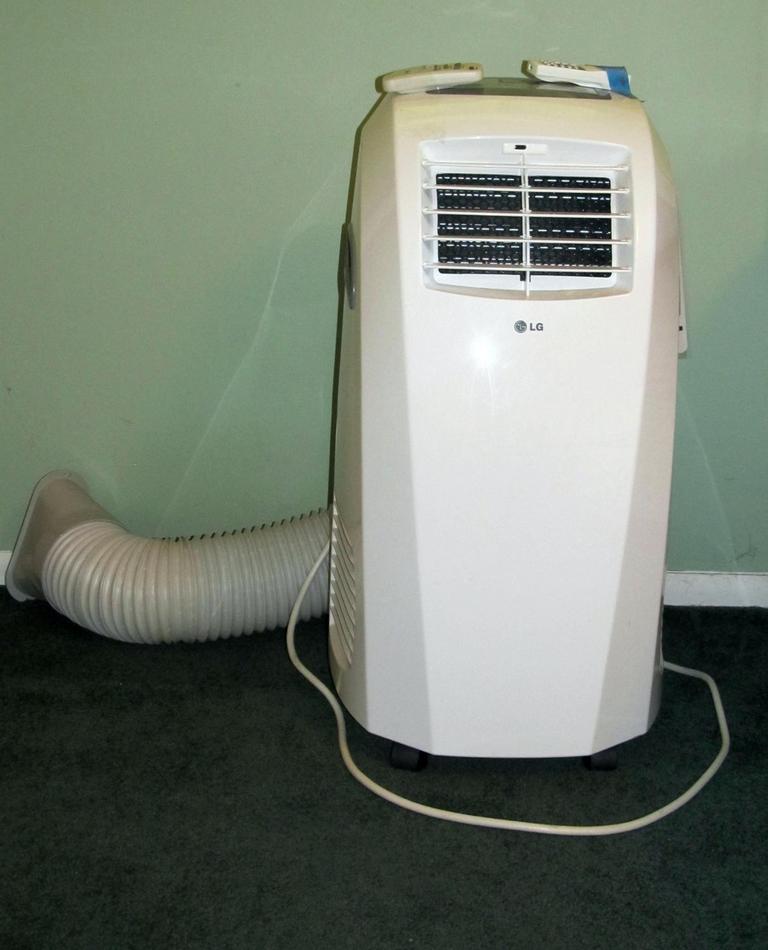 Auction Ohio LG Air Conditioner