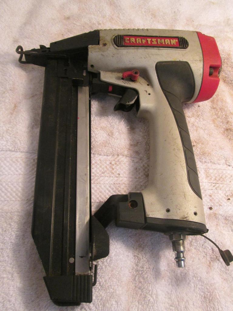 Auction Ohio Craftsman Finish Nailer
