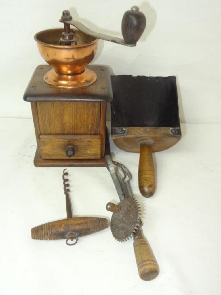 Auction Ohio Vintage Kitchen Collectibles