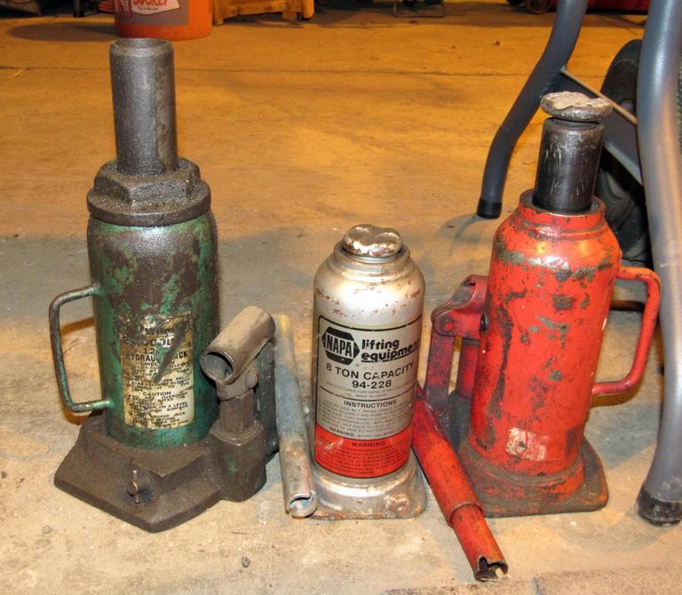 Auction Ohio | Bottle Jacks