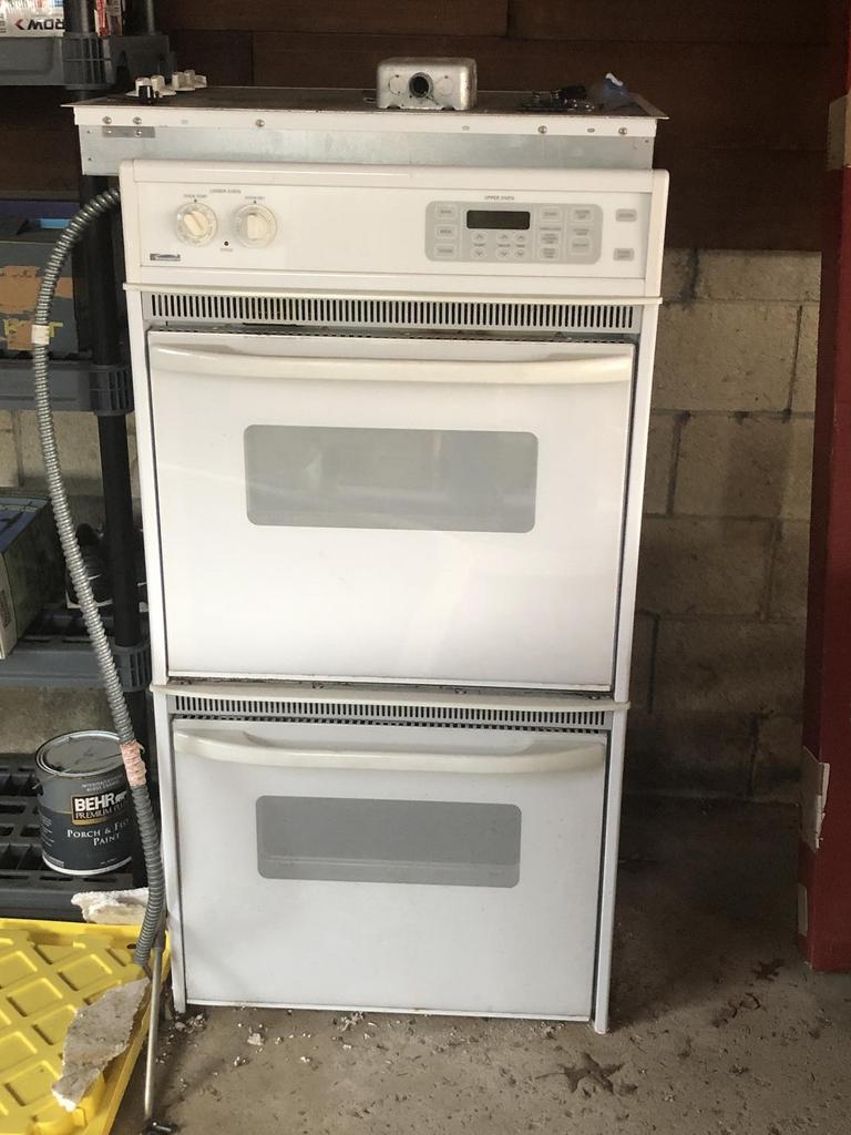 Auction Ohio Double Oven & Flat Top