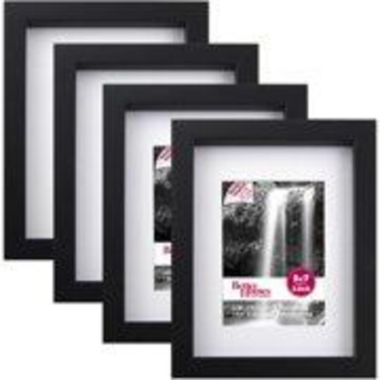 4 PICTURE FRAMES