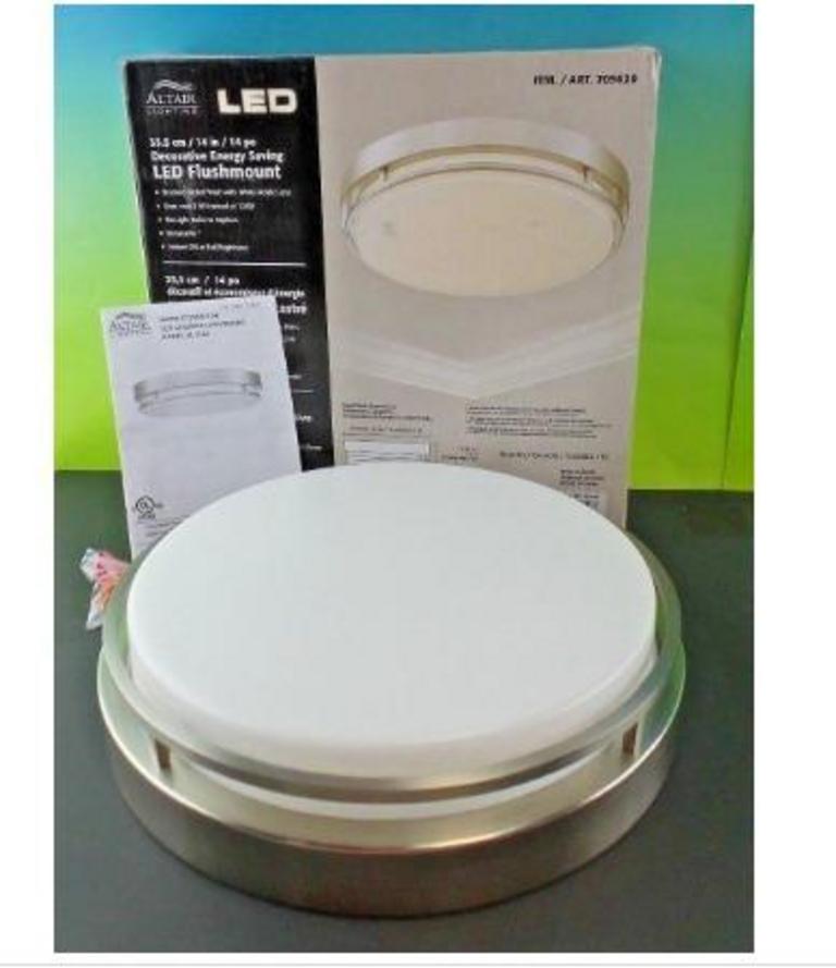 LED FLUSHMOUNT LIGHT