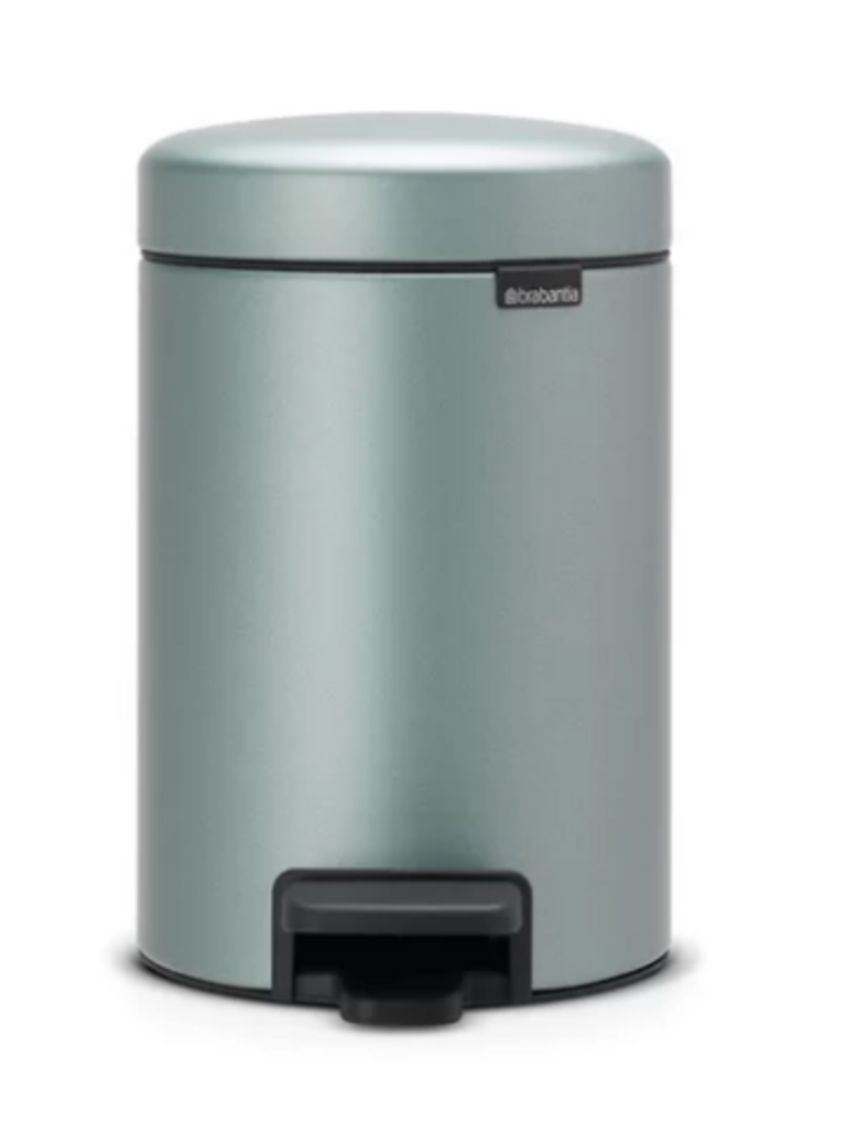 TRASH CAN