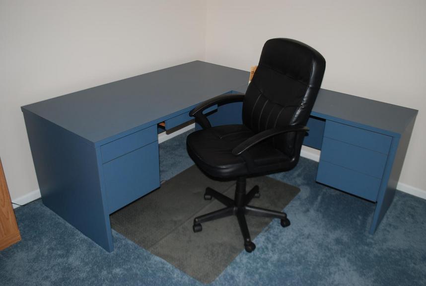 Auction Ohio Office Desk Leather Chair