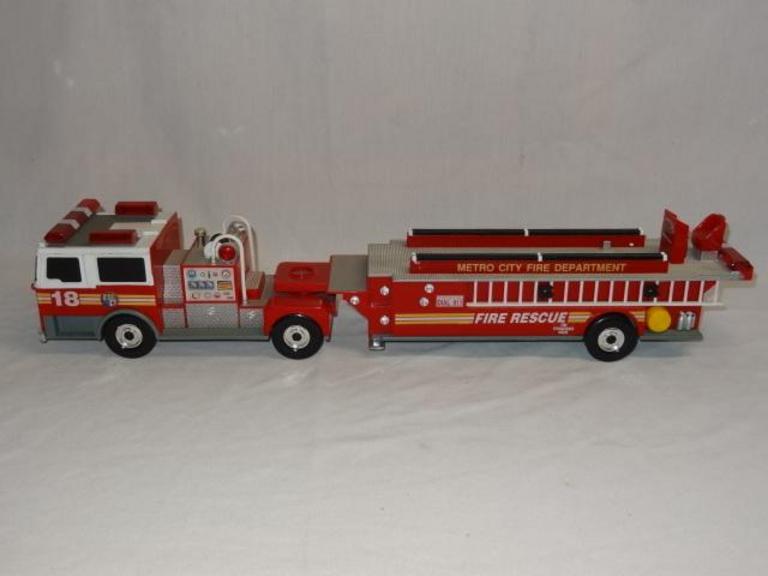 Metro city fire store department toy truck