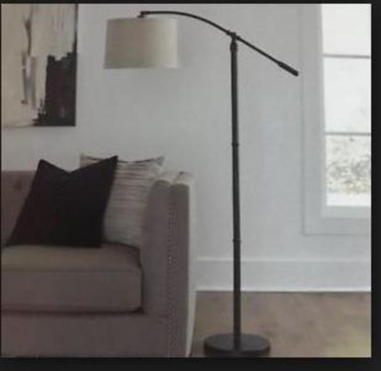 ADJUSTABLE FLOOR LAMP